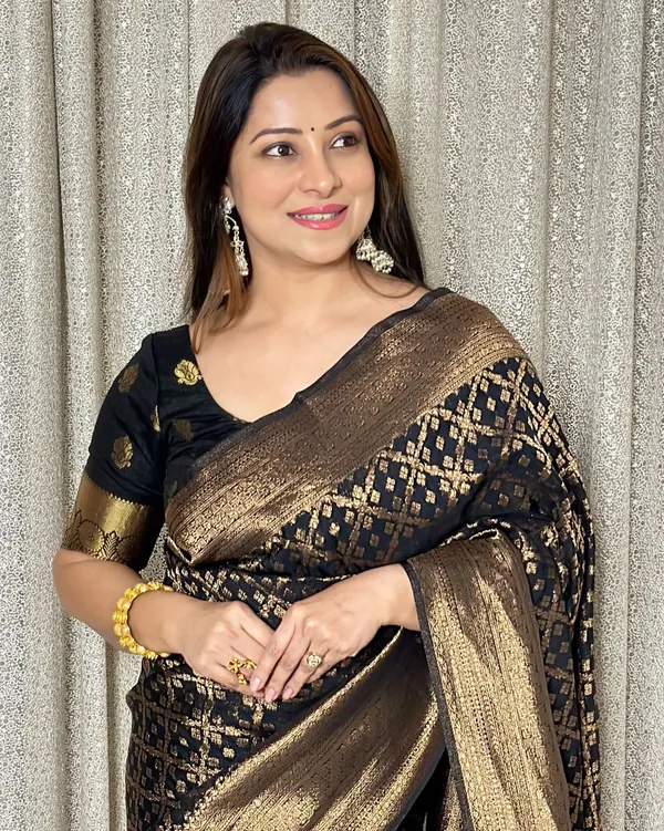 BLACK_KANJIVARAM_SILK__SAREE
